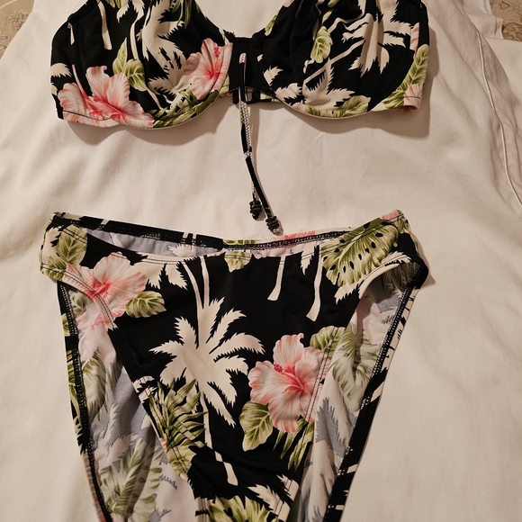 Floral Black Bikini Set - Picture 1 of 7